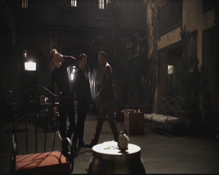 VampireDiariesWorld-dot-org_TheOriginals1x11ApresMoileDeluge0712.jpg