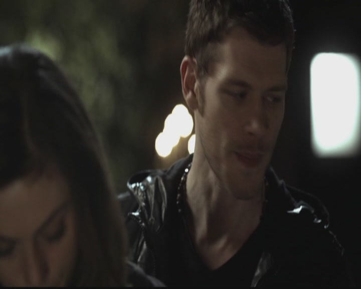 VampireDiariesWorld-dot-org_TheOriginals1x11ApresMoileDeluge1060.jpg