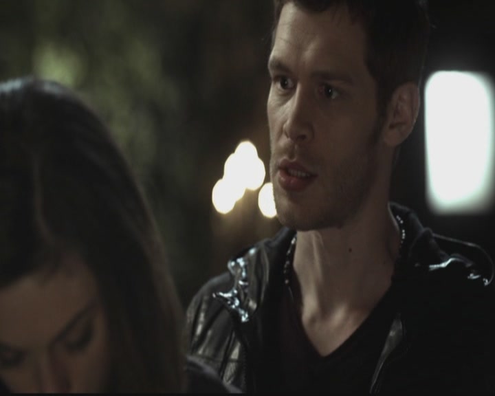 VampireDiariesWorld-dot-org_TheOriginals1x11ApresMoileDeluge1061.jpg