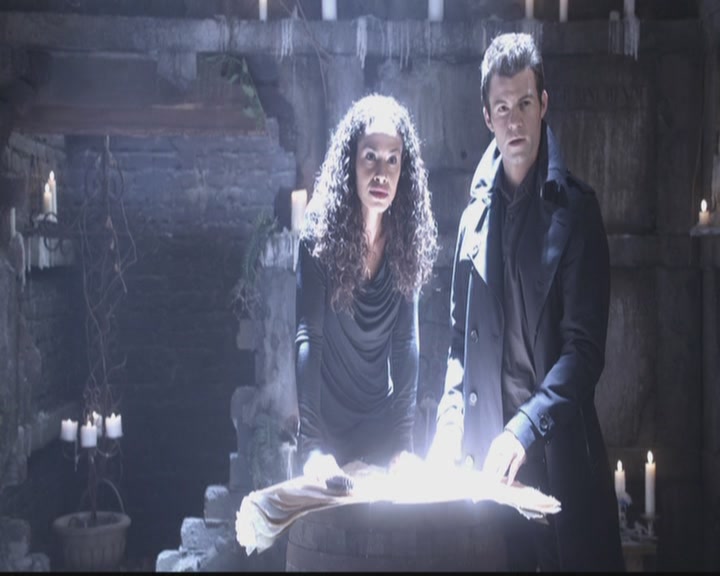 VampireDiariesWorld-dot-org_TheOriginals1x11ApresMoileDeluge1321.jpg