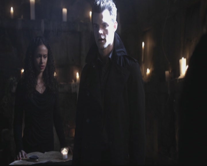 VampireDiariesWorld-dot-org_TheOriginals1x11ApresMoileDeluge1334.jpg