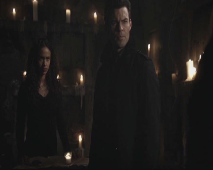 VampireDiariesWorld-dot-org_TheOriginals1x11ApresMoileDeluge1336.jpg