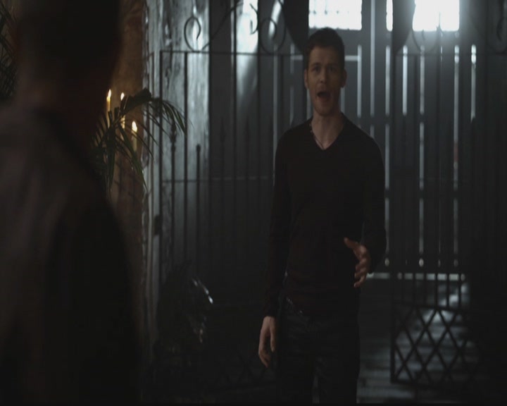 VampireDiariesWorld-dot-org_TheOriginals1x11ApresMoileDeluge1966.jpg