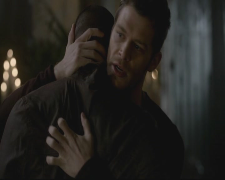 VampireDiariesWorld-dot-org_TheOriginals1x11ApresMoileDeluge1982.jpg