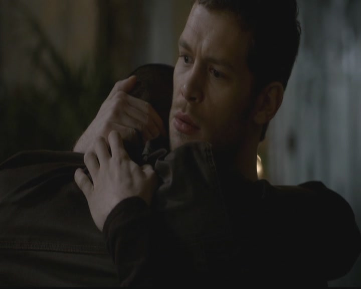 VampireDiariesWorld-dot-org_TheOriginals1x11ApresMoileDeluge1985.jpg