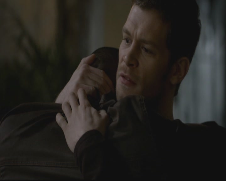 VampireDiariesWorld-dot-org_TheOriginals1x11ApresMoileDeluge1986.jpg