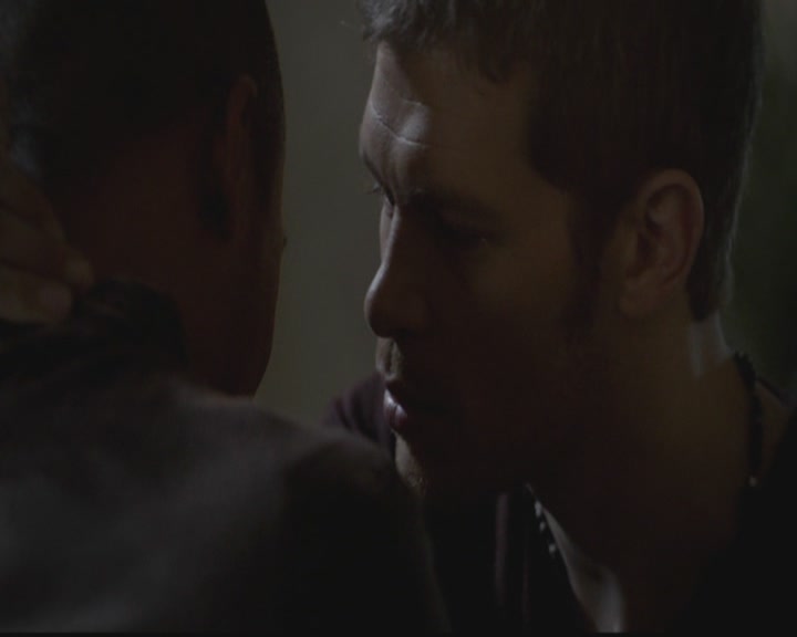 VampireDiariesWorld-dot-org_TheOriginals1x11ApresMoileDeluge2006.jpg