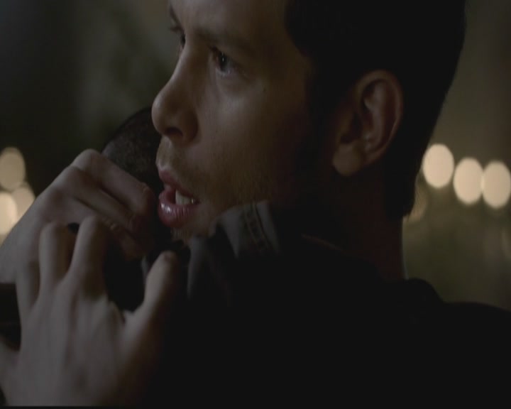 VampireDiariesWorld-dot-org_TheOriginals1x11ApresMoileDeluge2010.jpg