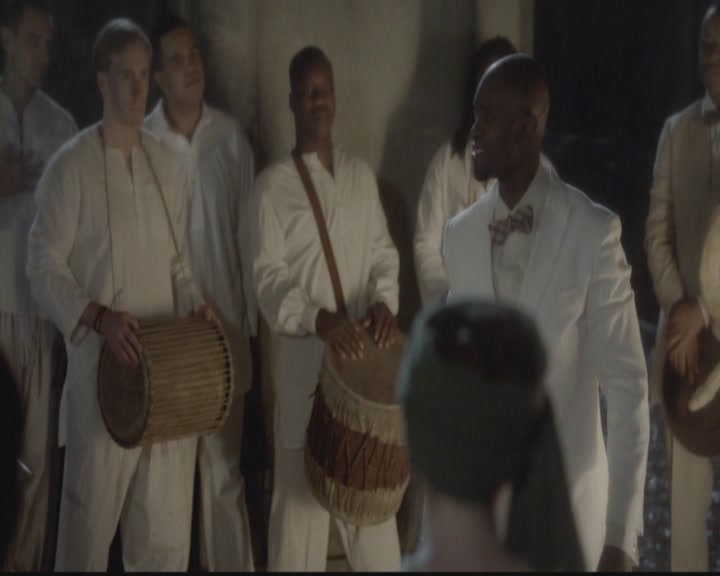 VampireDiariesWorld-dot-org_TheOriginals1x12DanceBackFromTheGrave0125.jpg