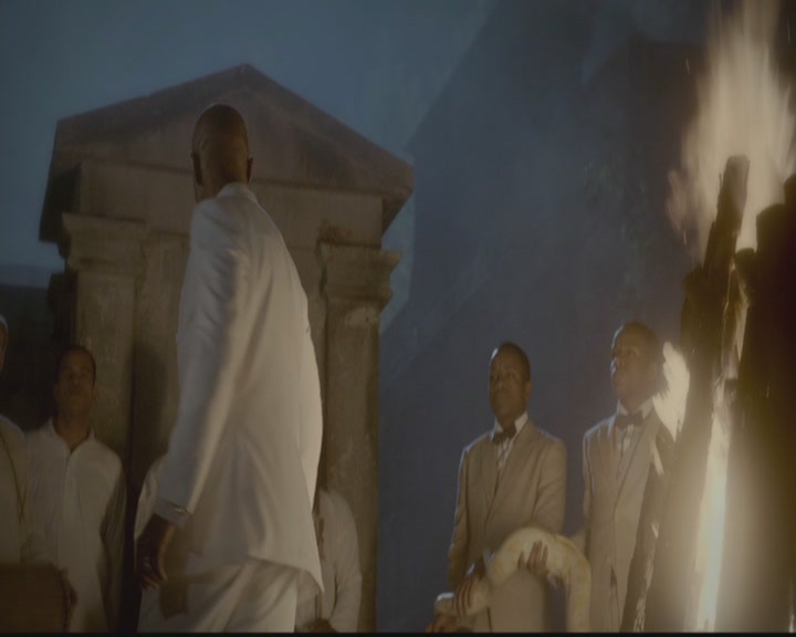 VampireDiariesWorld-dot-org_TheOriginals1x12DanceBackFromTheGrave0150.jpg