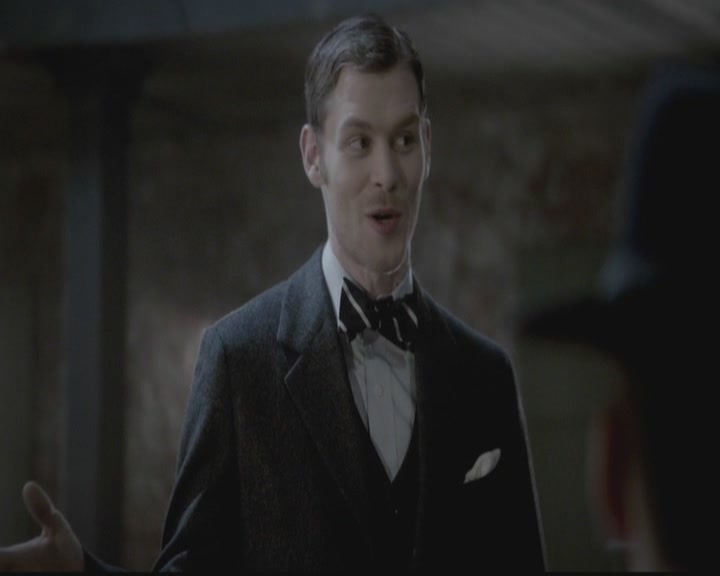 VampireDiariesWorld-dot-org_TheOriginals1x12DanceBackFromTheGrave0214.jpg