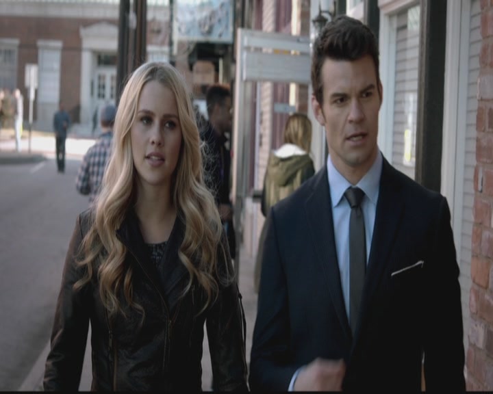 VampireDiariesWorld-dot-org_TheOriginals1x12DanceBackFromTheGrave0428.jpg