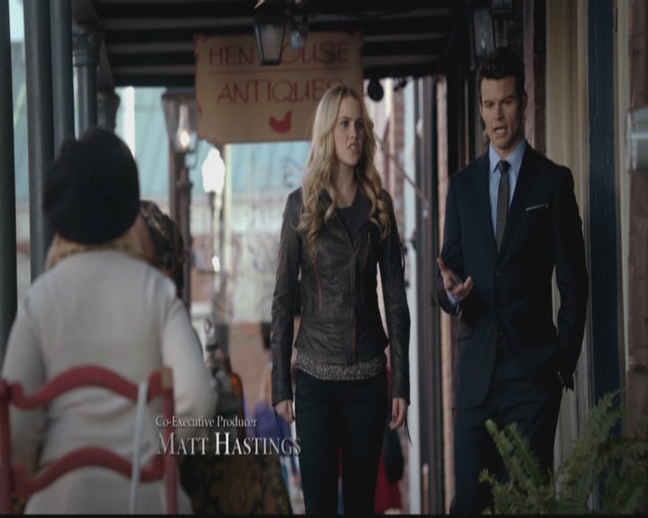 VampireDiariesWorld-dot-org_TheOriginals1x12DanceBackFromTheGrave0447.jpg