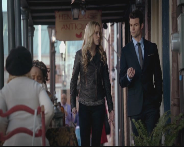 VampireDiariesWorld-dot-org_TheOriginals1x12DanceBackFromTheGrave0448.jpg