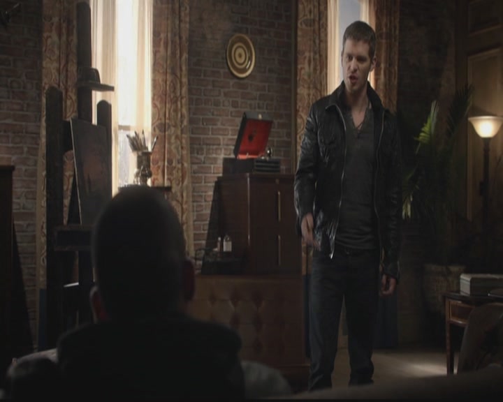 VampireDiariesWorld-dot-org_TheOriginals1x12DanceBackFromTheGrave0516.jpg