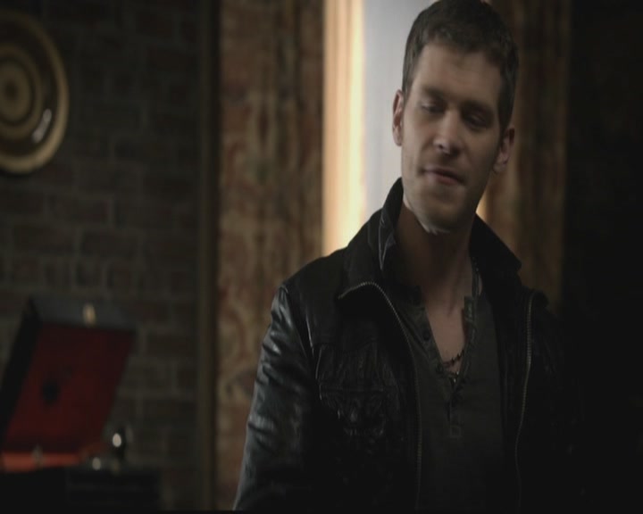 VampireDiariesWorld-dot-org_TheOriginals1x12DanceBackFromTheGrave0521.jpg