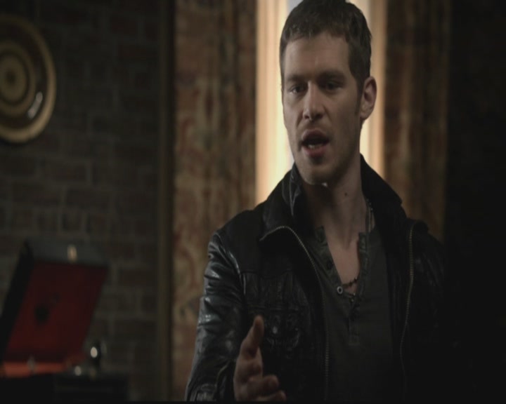 VampireDiariesWorld-dot-org_TheOriginals1x12DanceBackFromTheGrave0523.jpg