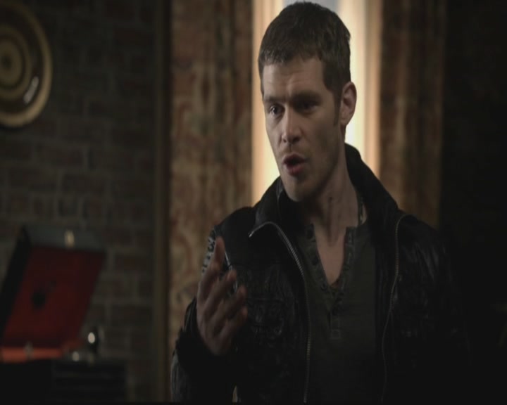 VampireDiariesWorld-dot-org_TheOriginals1x12DanceBackFromTheGrave0528.jpg