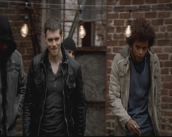 VampireDiariesWorld-dot-org_TheOriginals1x12DanceBackFromTheGrave0548.jpg