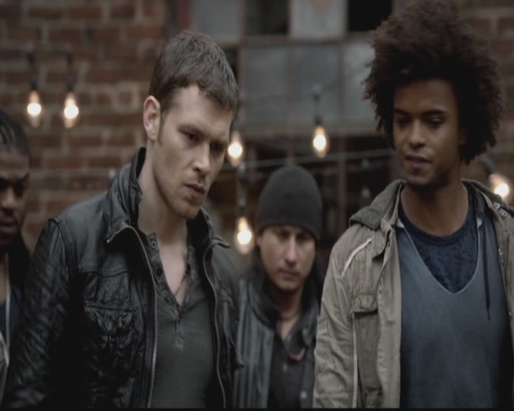 VampireDiariesWorld-dot-org_TheOriginals1x12DanceBackFromTheGrave0551.jpg