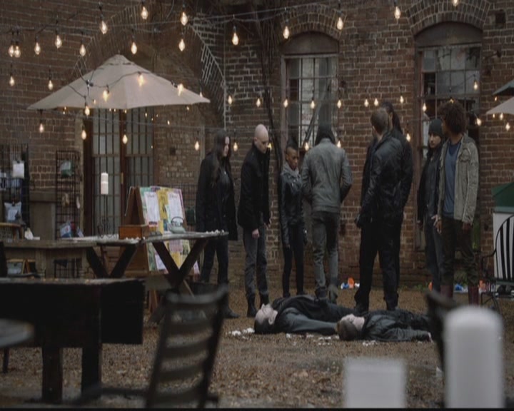 VampireDiariesWorld-dot-org_TheOriginals1x12DanceBackFromTheGrave0562.jpg