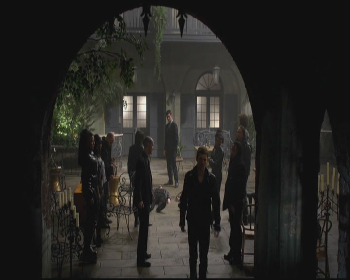 VampireDiariesWorld-dot-org_TheOriginals1x12DanceBackFromTheGrave0727.jpg