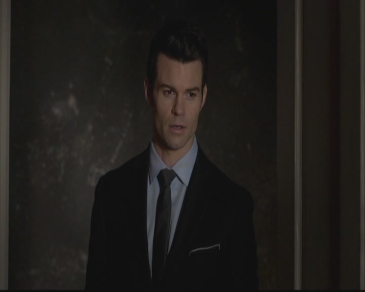 VampireDiariesWorld-dot-org_TheOriginals1x12DanceBackFromTheGrave0811.jpg