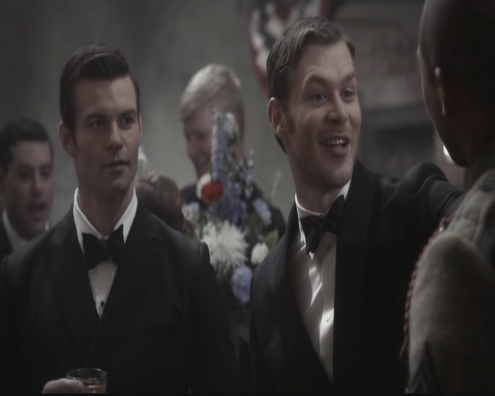 VampireDiariesWorld-dot-org_TheOriginals1x12DanceBackFromTheGrave0977.jpg