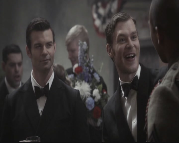 VampireDiariesWorld-dot-org_TheOriginals1x12DanceBackFromTheGrave0978.jpg