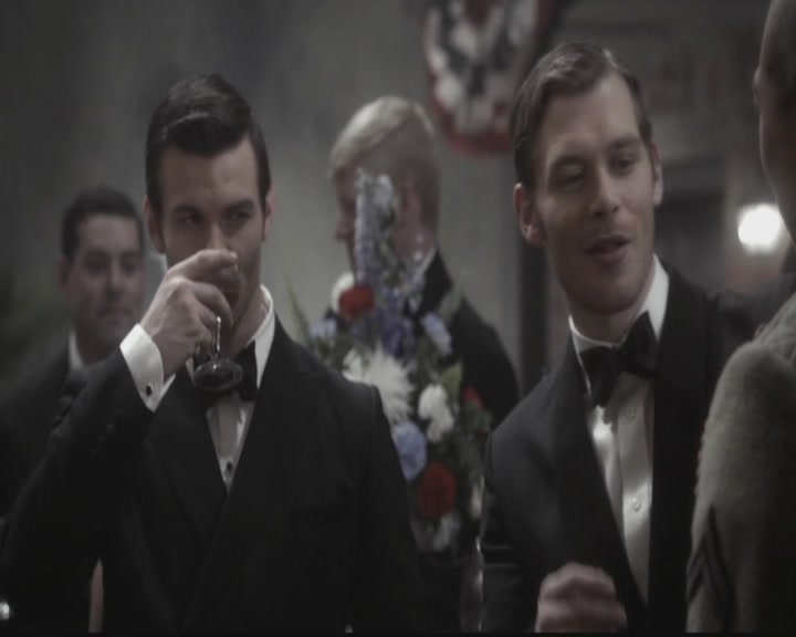 VampireDiariesWorld-dot-org_TheOriginals1x12DanceBackFromTheGrave0984.jpg