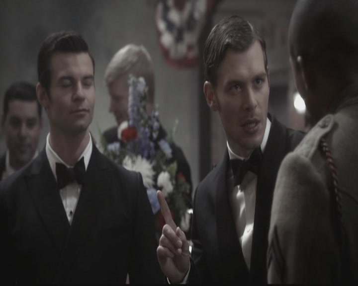 VampireDiariesWorld-dot-org_TheOriginals1x12DanceBackFromTheGrave0987.jpg