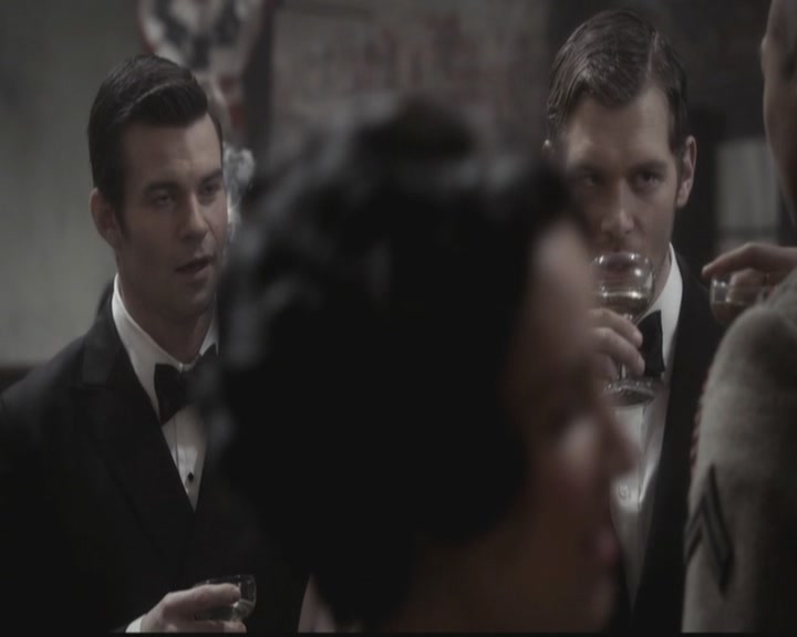 VampireDiariesWorld-dot-org_TheOriginals1x12DanceBackFromTheGrave1026.jpg