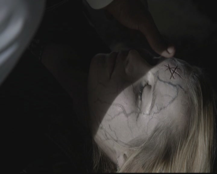 VampireDiariesWorld-dot-org_TheOriginals1x12DanceBackFromTheGrave1136.jpg
