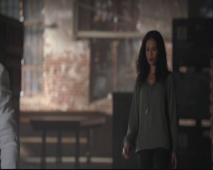 VampireDiariesWorld-dot-org_TheOriginals1x12DanceBackFromTheGrave1144.jpg
