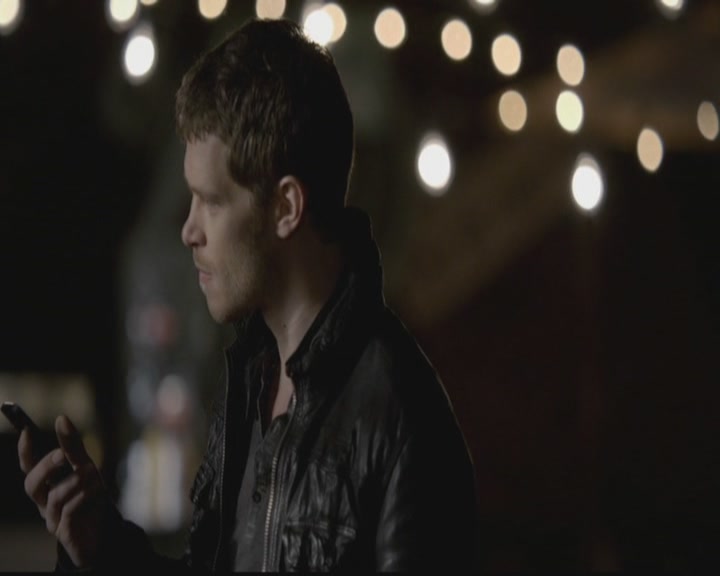 VampireDiariesWorld-dot-org_TheOriginals1x12DanceBackFromTheGrave1209.jpg