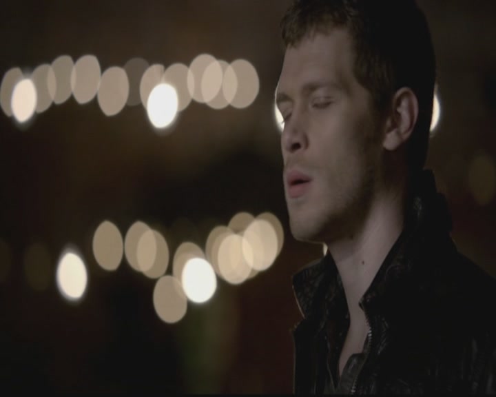 VampireDiariesWorld-dot-org_TheOriginals1x12DanceBackFromTheGrave1210.jpg