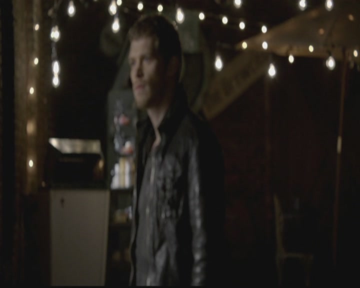 VampireDiariesWorld-dot-org_TheOriginals1x12DanceBackFromTheGrave1214.jpg