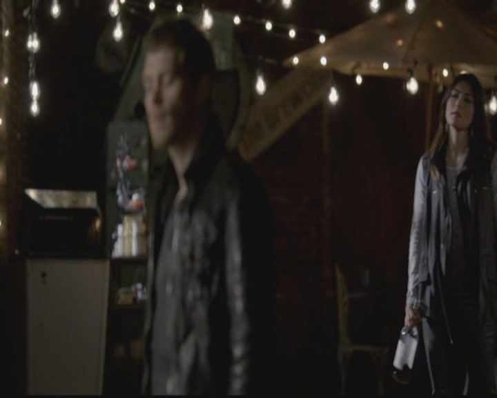 VampireDiariesWorld-dot-org_TheOriginals1x12DanceBackFromTheGrave1215.jpg