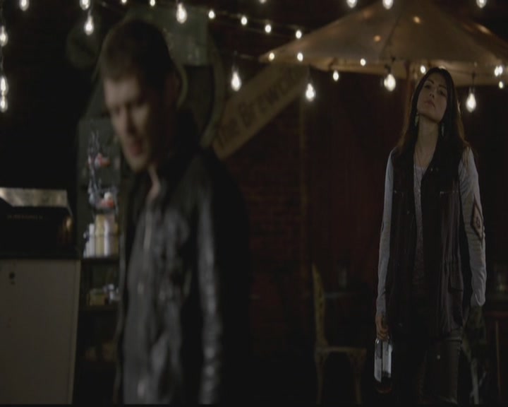 VampireDiariesWorld-dot-org_TheOriginals1x12DanceBackFromTheGrave1216.jpg