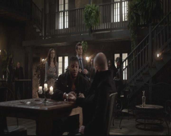 VampireDiariesWorld-dot-org_TheOriginals1x12DanceBackFromTheGrave1251.jpg