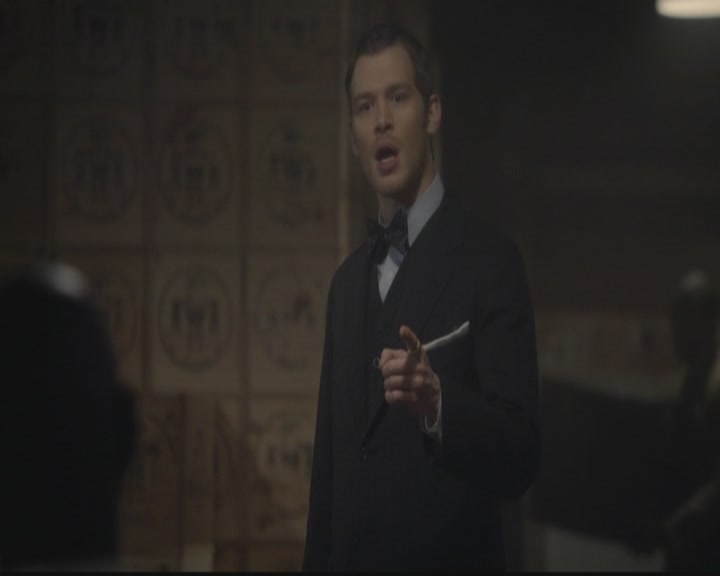 VampireDiariesWorld-dot-org_TheOriginals1x12DanceBackFromTheGrave1408.jpg