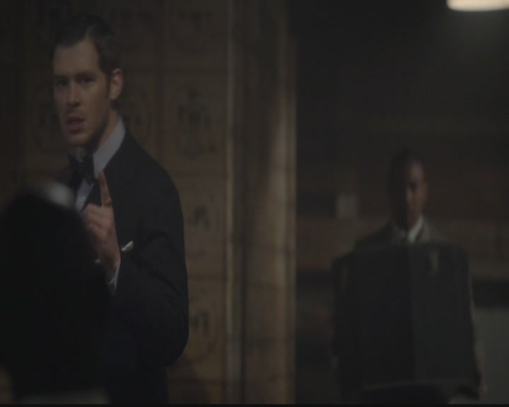 VampireDiariesWorld-dot-org_TheOriginals1x12DanceBackFromTheGrave1411.jpg