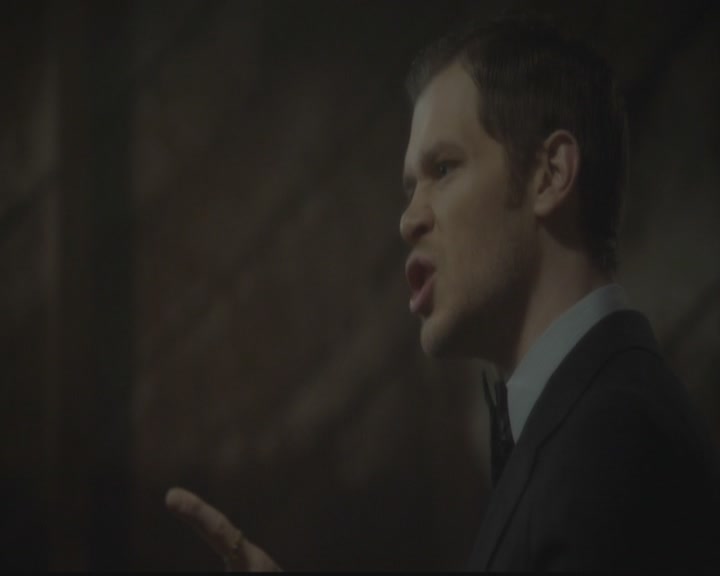 VampireDiariesWorld-dot-org_TheOriginals1x12DanceBackFromTheGrave1412.jpg