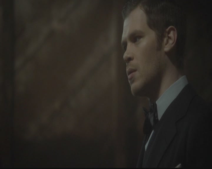 VampireDiariesWorld-dot-org_TheOriginals1x12DanceBackFromTheGrave1414.jpg