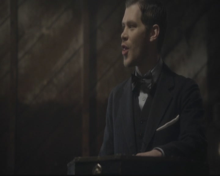 VampireDiariesWorld-dot-org_TheOriginals1x12DanceBackFromTheGrave1423.jpg