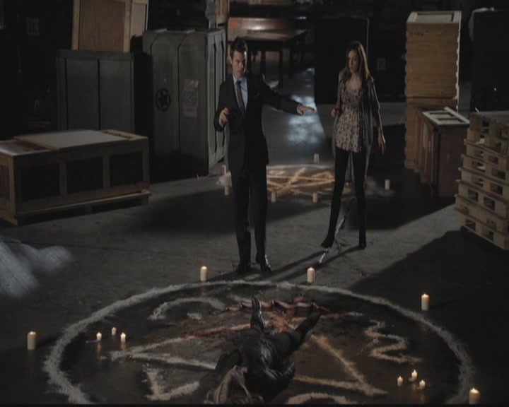 VampireDiariesWorld-dot-org_TheOriginals1x12DanceBackFromTheGrave1550.jpg