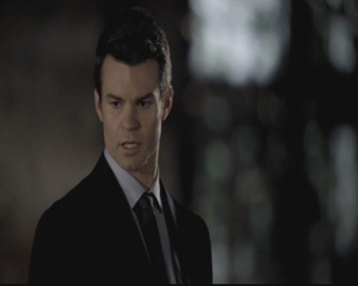 VampireDiariesWorld-dot-org_TheOriginals1x12DanceBackFromTheGrave1559.jpg