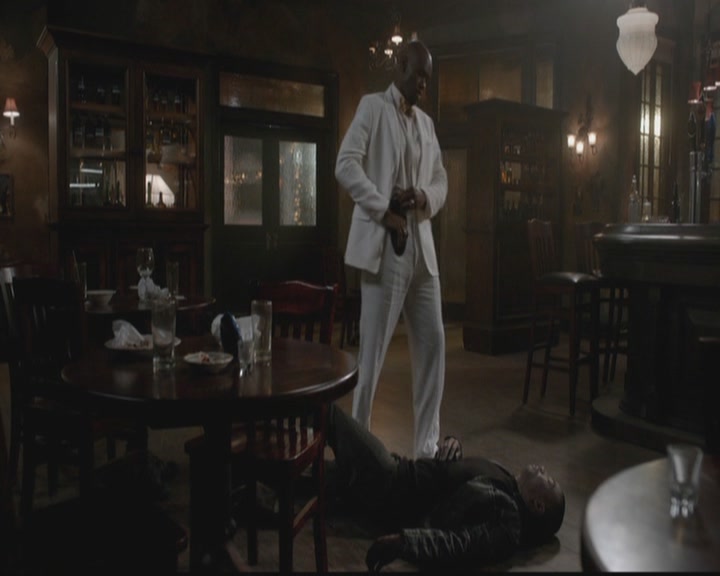 VampireDiariesWorld-dot-org_TheOriginals1x12DanceBackFromTheGrave1570.jpg