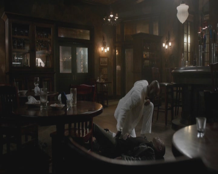 VampireDiariesWorld-dot-org_TheOriginals1x12DanceBackFromTheGrave1579.jpg