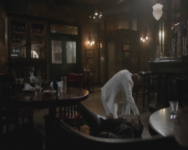 VampireDiariesWorld-dot-org_TheOriginals1x12DanceBackFromTheGrave1580.jpg